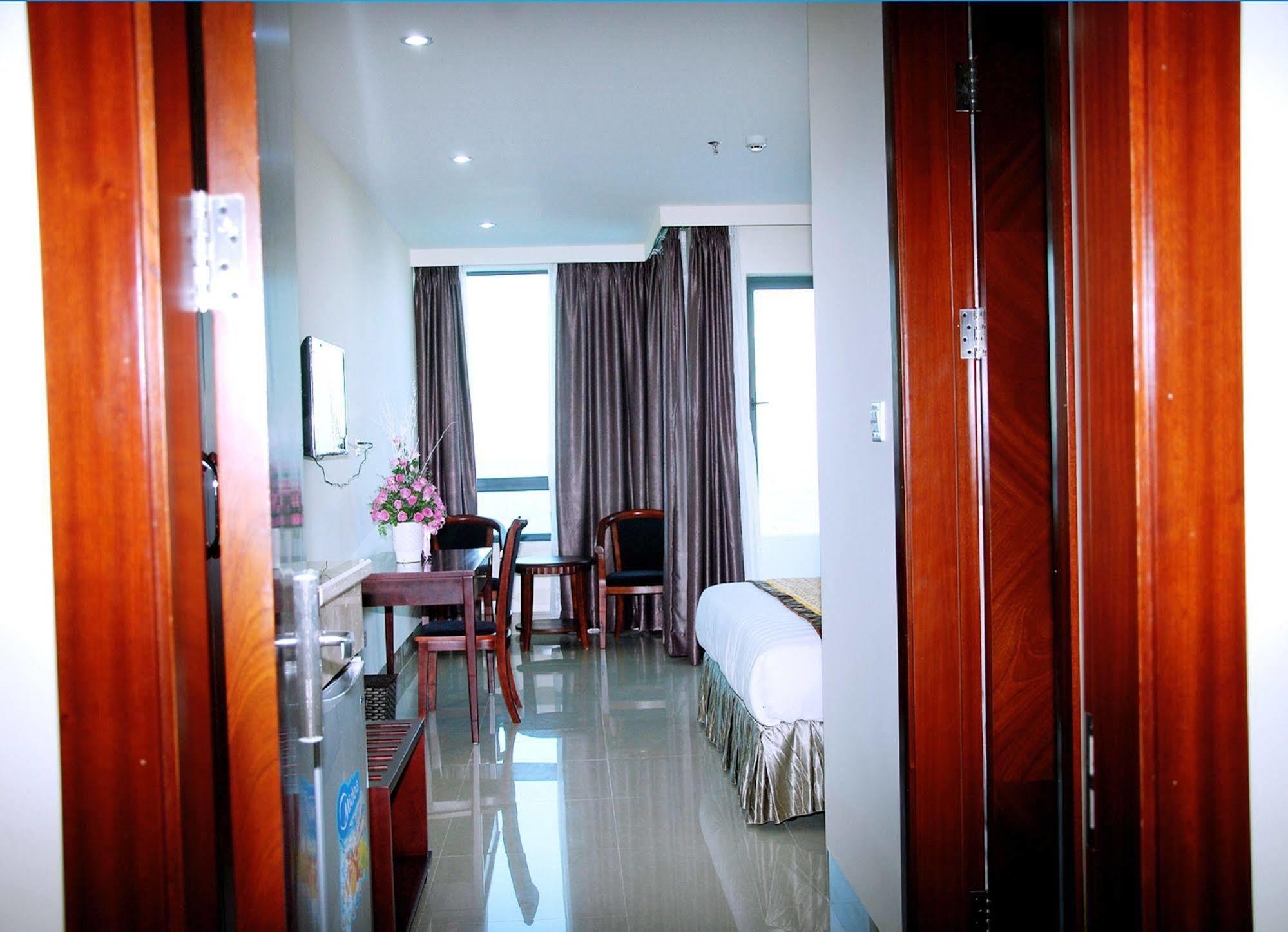 Sea Front Hotel Da Nang Exterior photo