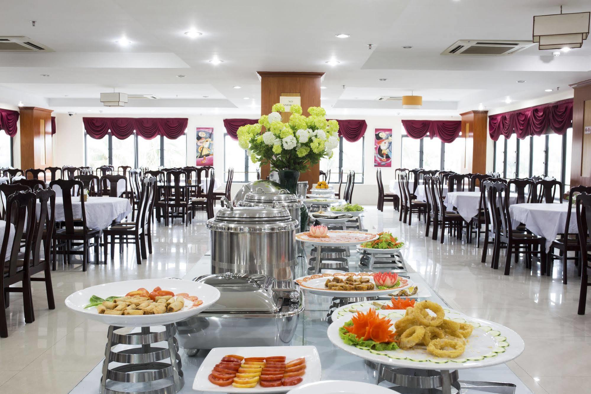 Sea Front Hotel Da Nang Exterior photo