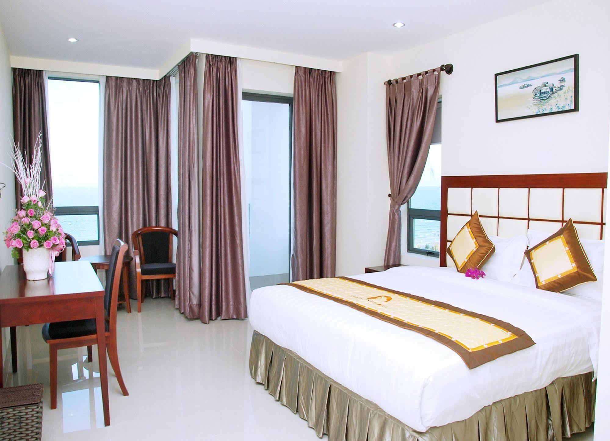 Sea Front Hotel Da Nang Exterior photo