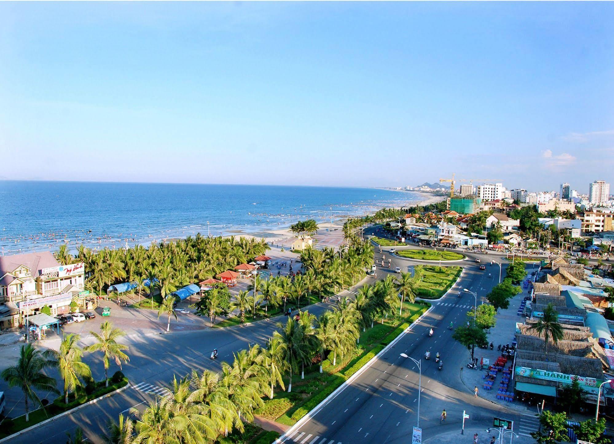 Sea Front Hotel Da Nang Exterior photo